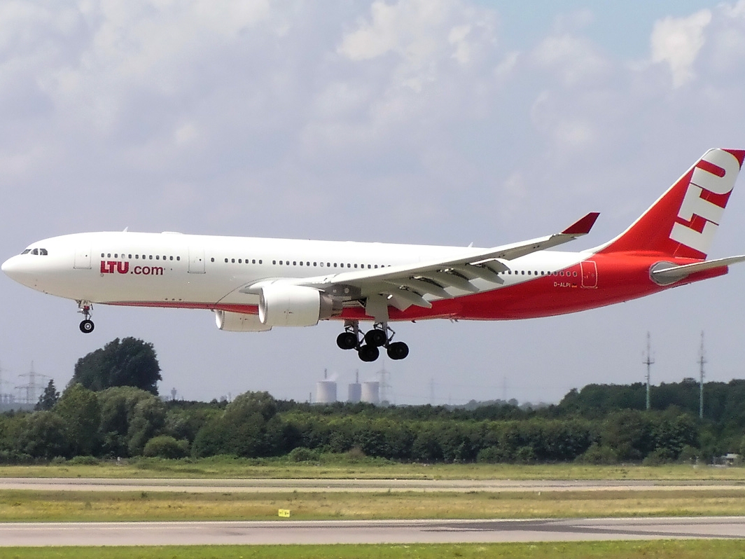 Airbus A330 ~ Düsseldorf (DUS) to the North Pole (NOP) trailer